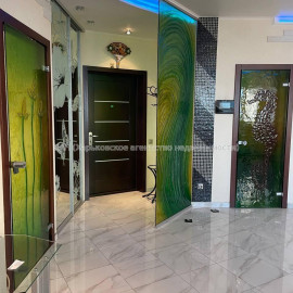 Продам квартиру, Барабашова академика ул. , 2  ком., 68 м², капитальный ремонт