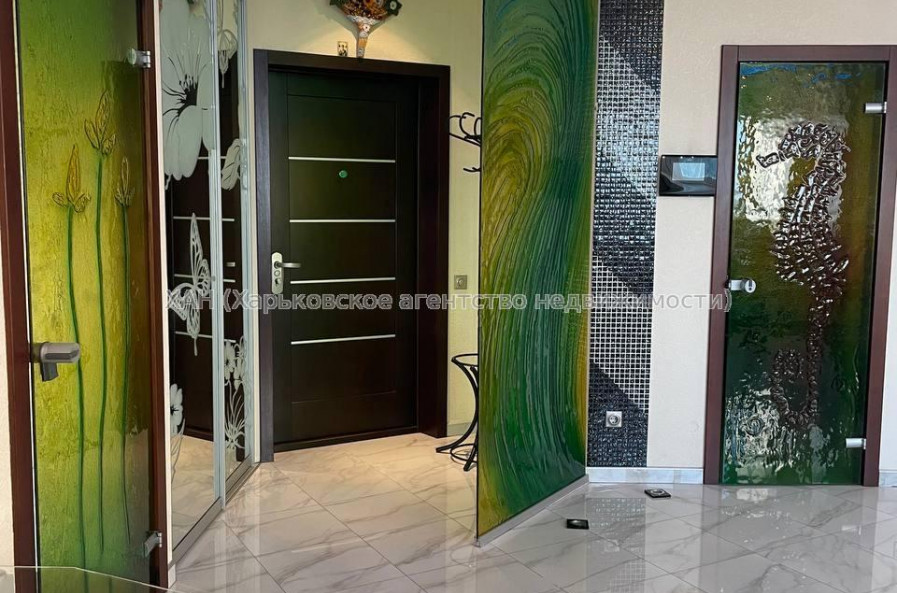 Продам квартиру, Барабашова академика ул. , 2 кім., 68 м², капитальный ремонт 