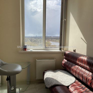 Продам квартиру, Барабашова академика ул. , 2  ком., 68 м², капитальный ремонт 