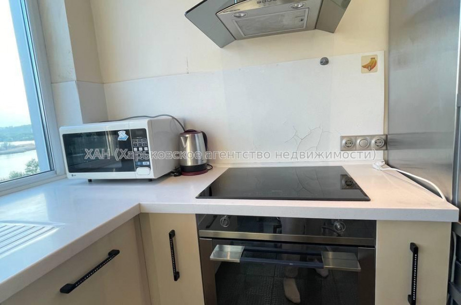 Продам квартиру, Барабашова академика ул. , 2 кім., 68 м², капитальный ремонт 