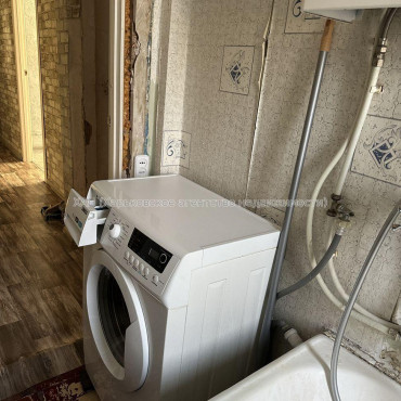 Продам квартиру, Леонида Быкова ул. , 2 кім., 49.60 м², косметический ремонт 