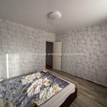 Продам квартиру, Леонида Быкова ул. , 2 кім., 49.60 м², косметический ремонт 