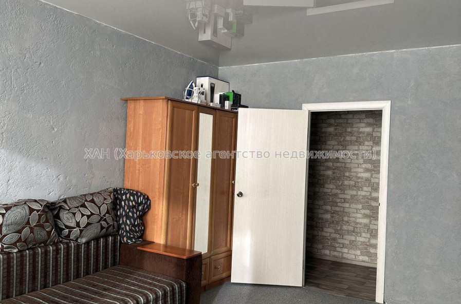 Продам квартиру, Леонида Быкова ул. , 2 кім., 49.60 м², косметический ремонт 
