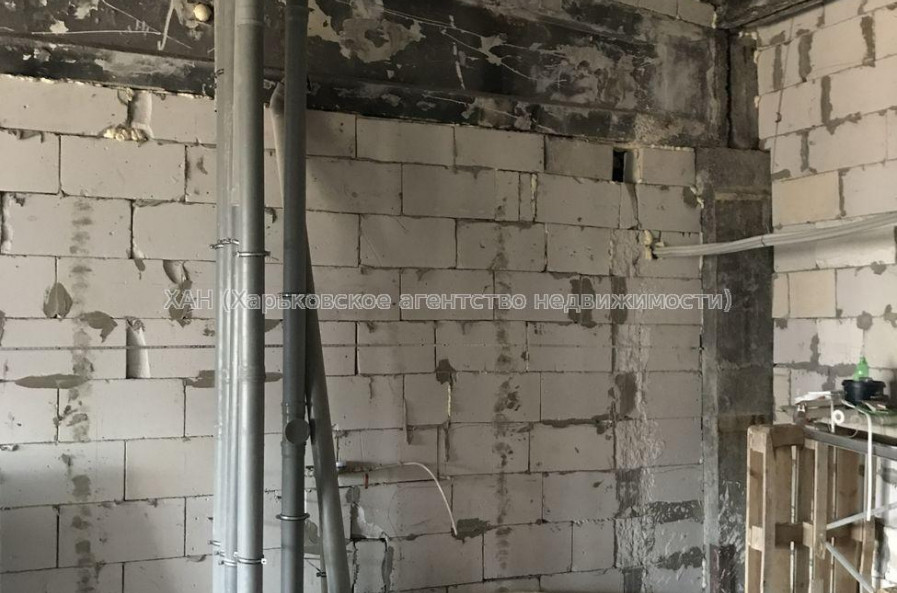 Продам квартиру, Героев Харькова просп. , 3 кім., 100 м², без внутренних работ 