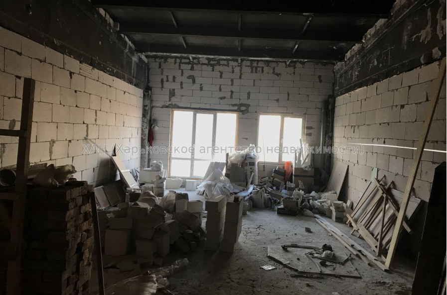 Продам квартиру, Героев Харькова просп. , 3 кім., 100 м², без внутренних работ 