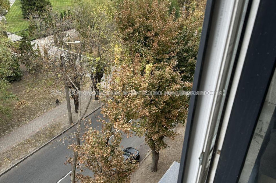 Продам квартиру, Героев Харькова просп. , 3 кім., 100 м², без внутренних работ 