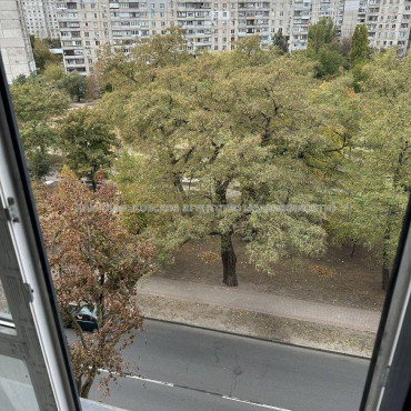 Продам квартиру, Героев Харькова просп. , 3 кім., 100 м², без внутренних работ 