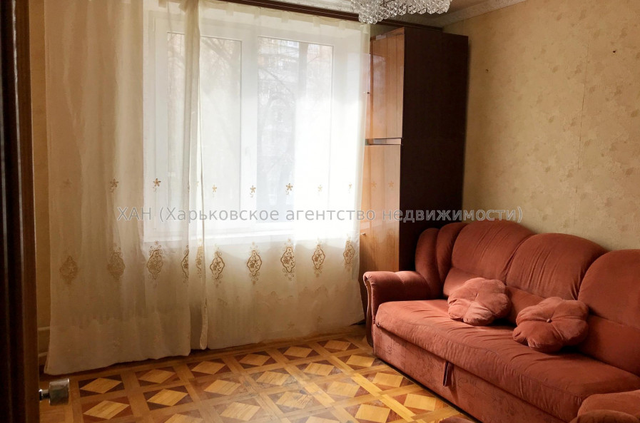Продам квартиру, Светлая ул. , 21 , 2 кім., 45 м², советский ремонт 