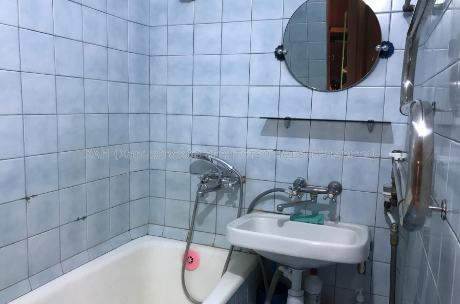 Продам квартиру, Светлая ул. , 21 , 2 кім., 45 м², советский ремонт 