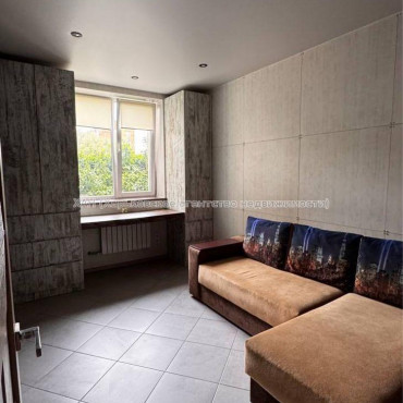 Продам квартиру, Новоалександровская ул. , 2 кім., 55 м², капитальный ремонт 