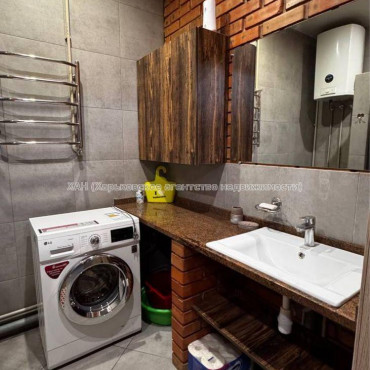 Продам квартиру, Новоалександровская ул. , 2 кім., 55 м², капитальный ремонт 