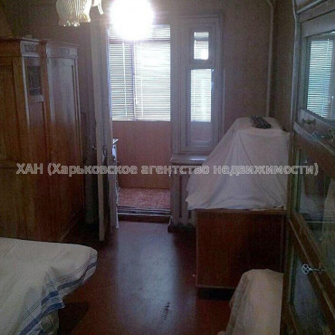 Продам квартиру, Вокзальная ул. , 3 кім., 65 м², косметический ремонт 