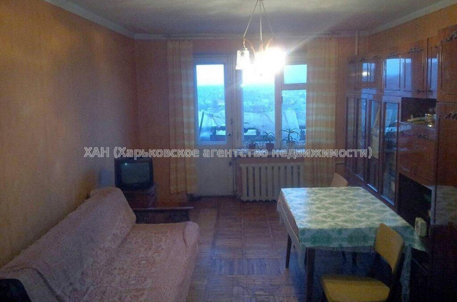 Продам квартиру, Вокзальная ул. , 3 кім., 65 м², косметический ремонт 