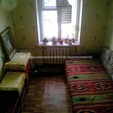 Продам квартиру, Вокзальная ул. , 3 кім., 65 м², косметический ремонт 