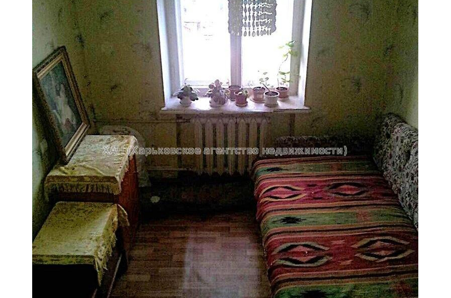 Продам квартиру, Вокзальная ул. , 3 кім., 65 м², косметический ремонт 