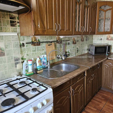 Продам квартиру, Григоровское шоссе , 3  ком., 67 м², косметический ремонт 