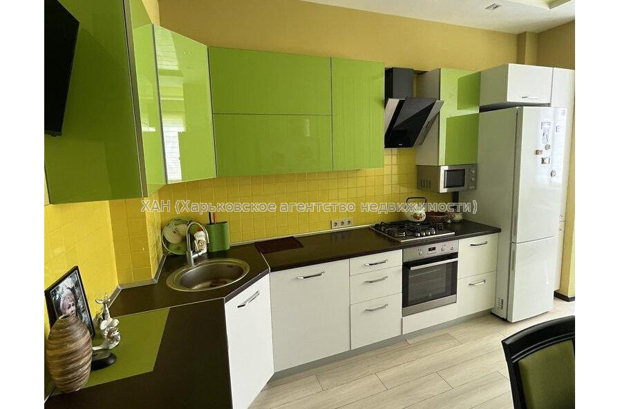 Продам квартиру, Станислава Парталы ул. , 2  ком., 48.80 м², капитальный ремонт 