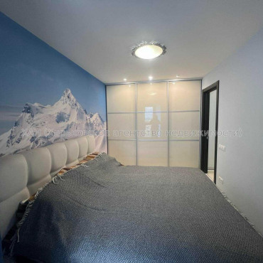 Продам квартиру, Александры Ефименко ул. , 2 кім., 50 м², евроремонт 