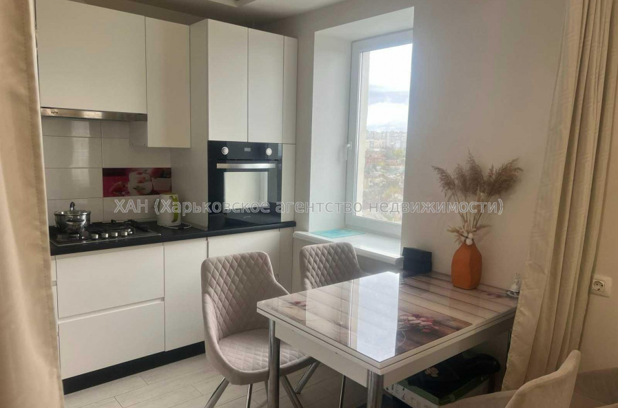 Продам квартиру, Александры Ефименко ул. , 2 кім., 50 м², евроремонт 