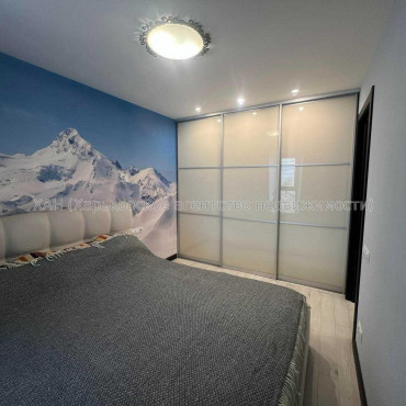 Продам квартиру, Александры Ефименко ул. , 2 кім., 50 м², евроремонт 