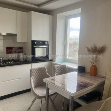 Продам квартиру, Александры Ефименко ул. , 2 кім., 50 м², евроремонт 
