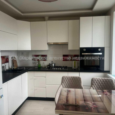 Продам квартиру, Александры Ефименко ул. , 2 кім., 50 м², евроремонт 