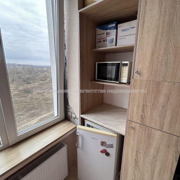 Продам квартиру, Шевченковский пер. , 1 кім., 18.70 м², капитальный ремонт 