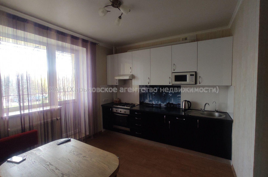 Продам квартиру, Победы просп. , 2  ком., 65 м², евроремонт 