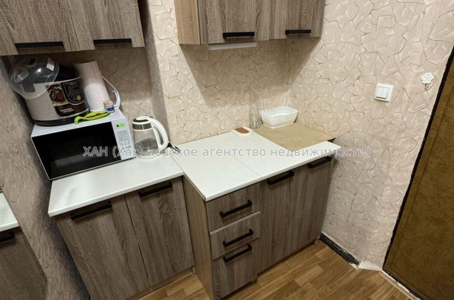 Продам квартиру, Александровский просп. , 1  ком., 26.60 м², косметический ремонт 