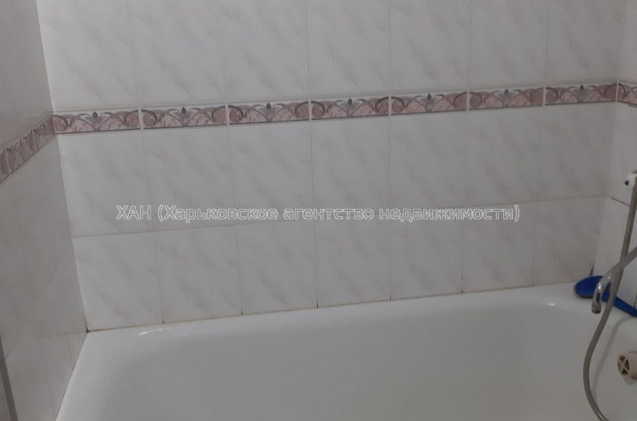 Продам квартиру, Пластичный пер. , 1 кім., 43 м², косметический ремонт 