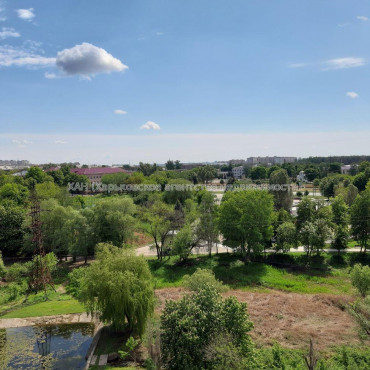 Продам квартиру, Пластичный пер. , 1  ком., 43 м², косметический ремонт 
