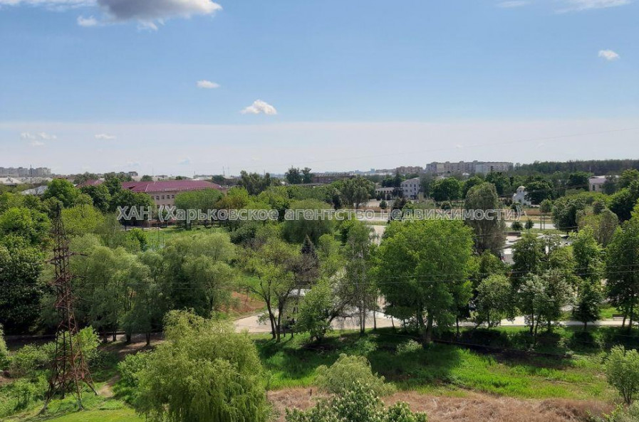 Продам квартиру, Пластичный пер. , 1  ком., 43 м², косметический ремонт 