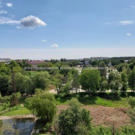 Продам квартиру, Пластичный пер. , 1 кім., 43 м², косметический ремонт