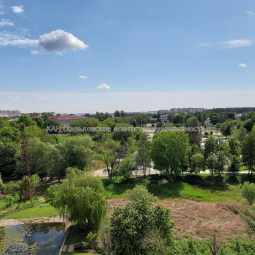 Продам квартиру, Пластичный пер. , 1 кім., 43 м², косметический ремонт 