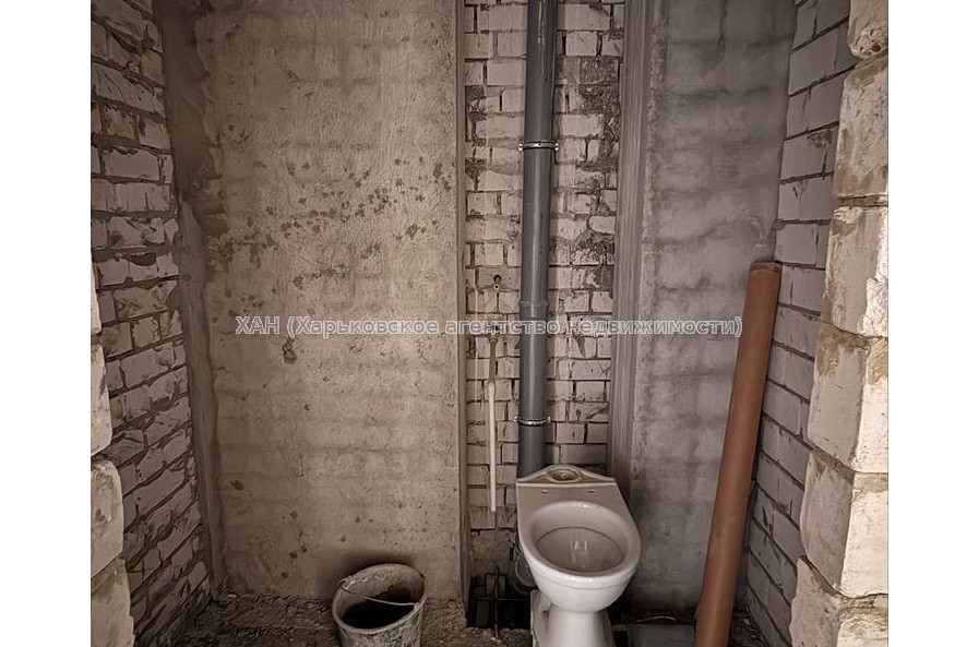 Продам квартиру, Профессорская ул. , 2 кім., 70.10 м², без внутренних работ 