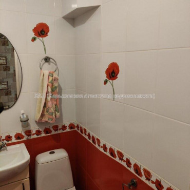 Продам квартиру, Волонтерская ул. , 1 кім., 32 м², частичный ремонт 