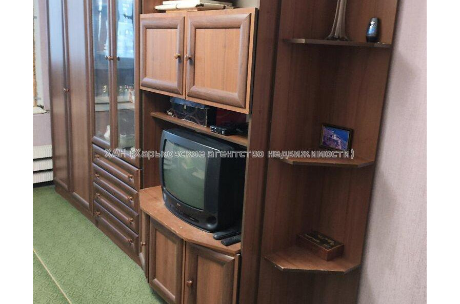 Продам квартиру, Волонтерская ул. , 1 кім., 32 м², частичный ремонт 