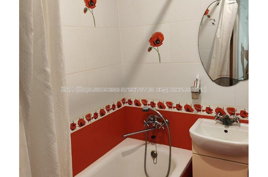 Продам квартиру, Волонтерская ул. , 1 кім., 32 м², частичный ремонт 