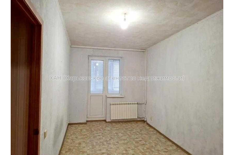 Продам квартиру, Молодежная ул. , 3 кім., 70 м², без отделочных работ 