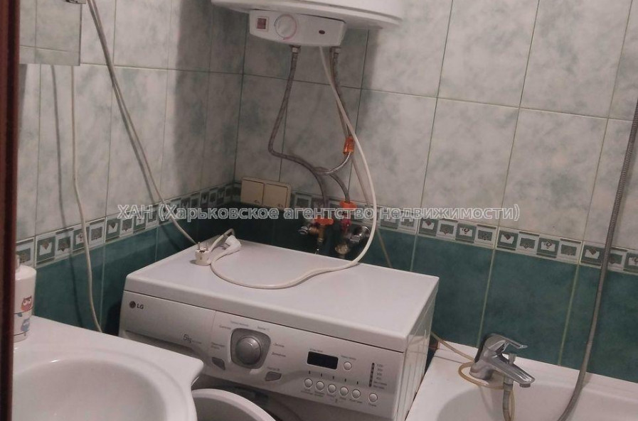 Продам квартиру, Молодежная ул. , 3 кім., 70 м², без отделочных работ 