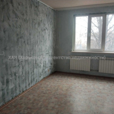 Продам квартиру, Молодежная ул. , 3 кім., 70 м², без отделочных работ 