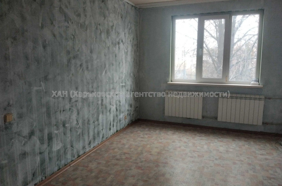 Продам квартиру, Молодежная ул. , 3 кім., 70 м², без отделочных работ 