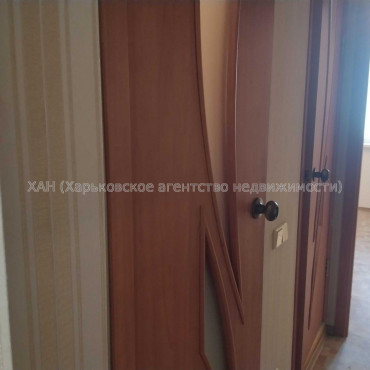 Продам квартиру, Молодежная ул. , 3 кім., 70 м², без отделочных работ 