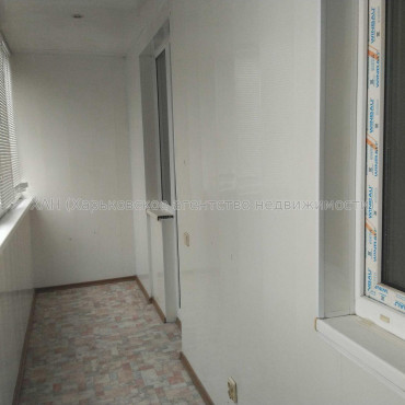 Продам квартиру, Молодежная ул. , 3 кім., 70 м², без отделочных работ 