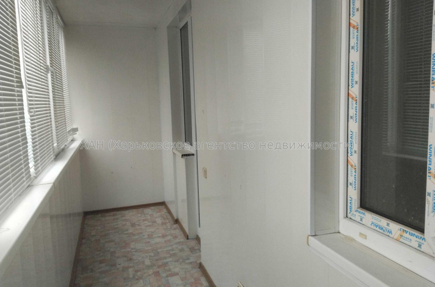 Продам квартиру, Молодежная ул. , 3 кім., 70 м², без отделочных работ 