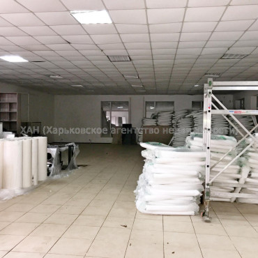 Здам нежитлову нерухомість, помещение свободного назначения , 3 кім., 300 м²