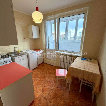 Продам квартиру, Науки просп. , 1  ком., 37 м², капитальный ремонт 