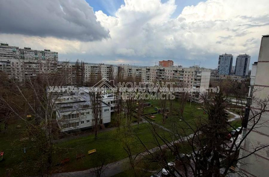 Продам квартиру, Науки просп. , 1  ком., 37 м², капитальный ремонт 