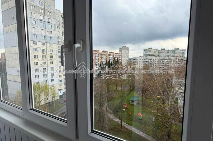 Продам квартиру, Науки просп. , 1  ком., 37 м², капитальный ремонт 