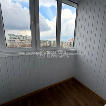 Продам квартиру, Науки просп. , 1  ком., 37 м², капитальный ремонт 